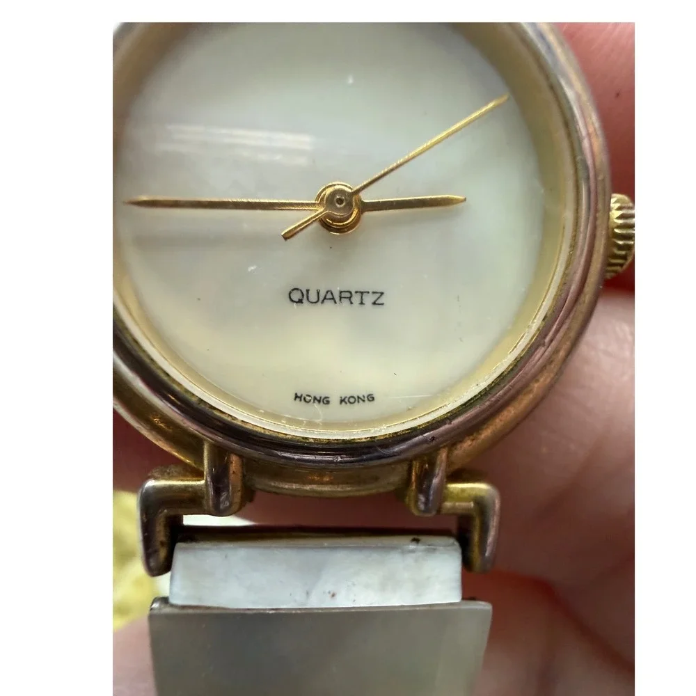 Quartz Mother of Pearl Expansion Watch Women OS Cream Iridescent Shell Tile